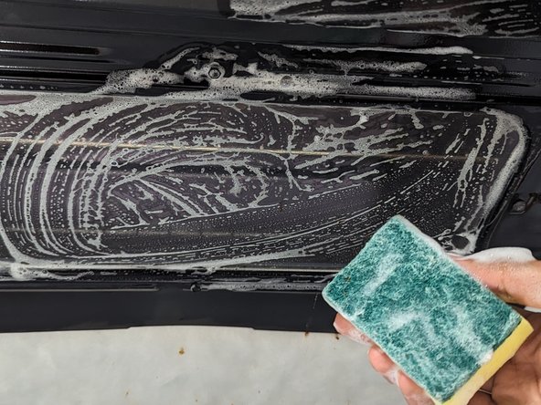 How to Clean a GE JCBS250DM2WW Glass Oven Door: crwdns2935265:04crwdnd2935265:02crwdnd2935265:03crwdne2935265:0