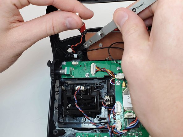 Yuneec ST10 Plus Camera Switch Spring Replacement: crwdns2935265:011crwdnd2935265:02crwdnd2935265:03crwdne2935265:0