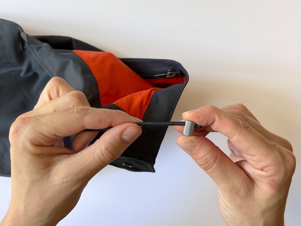 Cord Lock Replacement, Replace the cord lock: crwdns2935265:03crwdnd2935265:03crwdnd2935265:03crwdne2935265:0