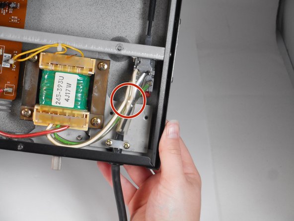 Boss CE-300 Super Chorus Power Supply and Power Cable Replacement: crwdns2935265:011crwdnd2935265:02crwdnd2935265:02crwdne2935265:0