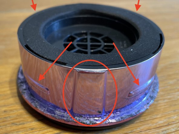 Eufy HomeVac H11 Battery Replacement, Remove the main cover: crwdns2935265:03crwdnd2935265:02crwdnd2935265:02crwdne2935265:0