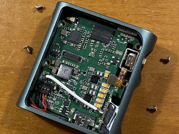 Shanling m0 pro Teardown, Headphone socket glue: crwdns2935265:03crwdnd2935265:02crwdnd2935265:03crwdne2935265:0