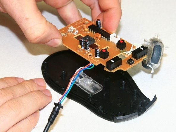 Bottom Board Removal: crwdns2935265:012crwdnd2935265:03crwdnd2935265:03crwdne2935265:0