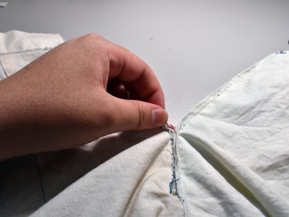 Replacing an Invisible Zipper: crwdns2935265:08crwdnd2935265:02crwdnd2935265:03crwdne2935265:0