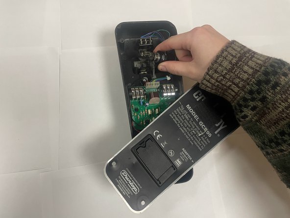 How to Align the Envelope Modulator on a Dunlop Crybaby Pedal: step 3, image 1 of 3