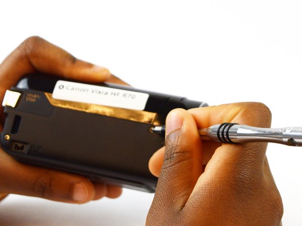 Canon Vixia HF R70 Top Panel Replacement, Side Panel: crwdns2935265:09crwdnd2935265:02crwdnd2935265:02crwdne2935265:0