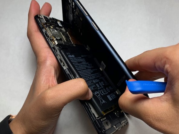 ASUS ZENFONE 3 Zoom Motherboard Replacement: step 3, image 2 of 2