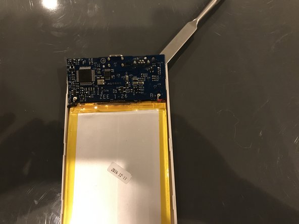 Hello Zee Smart Core Vorderseite austauschen, Mainboard losschrauben: Schritt 3, Bild 2 von 2