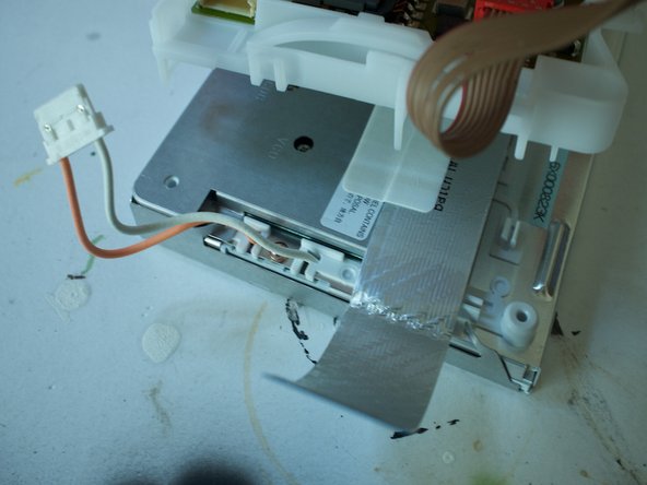 Porsche 997.1 PCM 2.1 Screen Replacement, Separating the screen from the screen carrier: step 14, image 3 of 3