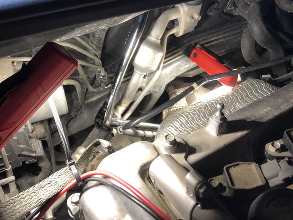 2012 Hyundai Accent Oxygen Sensor Replacement: 步骤 4 中的图像 2，3