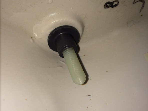 Toilet Seat Replacement: crwdns2935265:03crwdnd2935265:02crwdnd2935265:03crwdne2935265:0