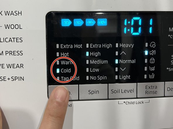 How to Wash a Satin Jacket: crwdns2935265:04crwdnd2935265:02crwdnd2935265:03crwdne2935265:0