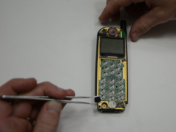 Kyocera QCP-2035 Microphone Replacement, Microphone: crwdns2935265:05crwdnd2935265:03crwdnd2935265:03crwdne2935265:0