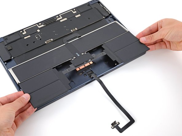 MacBook Air 15" 2024 Battery Replacement, Remove the battery: crwdns2935265:00crwdnd2935265:02crwdnd2935265:03crwdne2935265:0