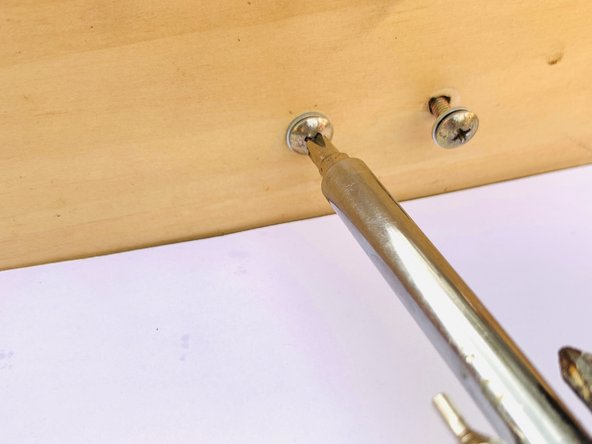 How to Fix a Loose Cabinet Knob: crwdns2935265:010crwdnd2935265:03crwdnd2935265:03crwdne2935265:0