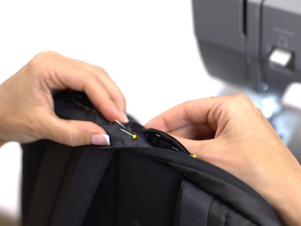 How to fix a Detached Backpack Strap, Start sewing: crwdns2935265:05crwdnd2935265:03crwdnd2935265:03crwdne2935265:0