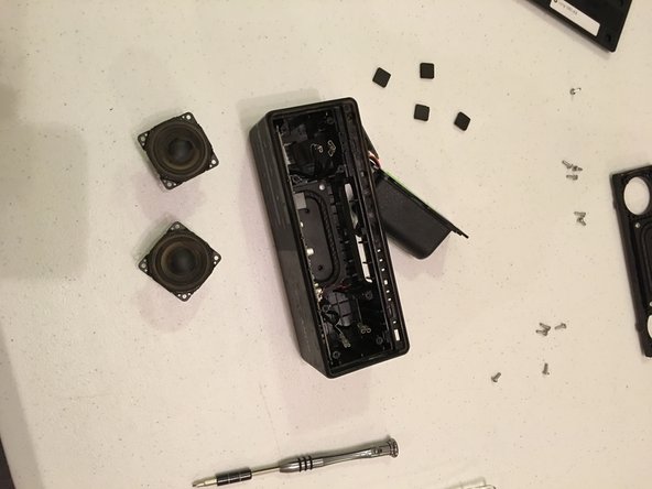 Sony SRS-X3 Speakers Replacement: crwdns2935265:08crwdnd2935265:02crwdnd2935265:02crwdne2935265:0