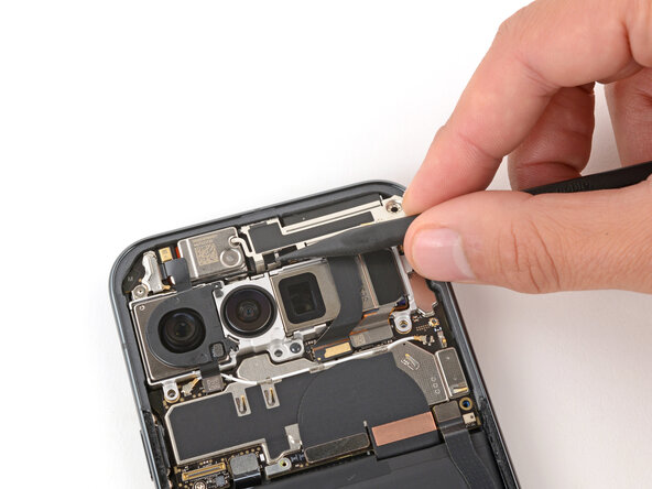 Google Pixel 10 Pro XL Front Camera Replacement, Remove the front camera cover: 20 단계, 이미지 3개 중 2개