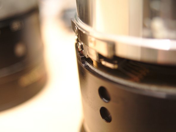 Solve stuck focus of AF-S VR Zoom-Nikkor ED 70-200mm f/2.8G IF, Reposition the PCB: crwdns2935265:05crwdnd2935265:02crwdnd2935265:03crwdne2935265:0