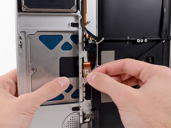 MacBook Pro 15" Unibody Late 2008 and Early 2009 Trackpad Replacement: crwdns2935265:034crwdnd2935265:03crwdnd2935265:03crwdne2935265:0