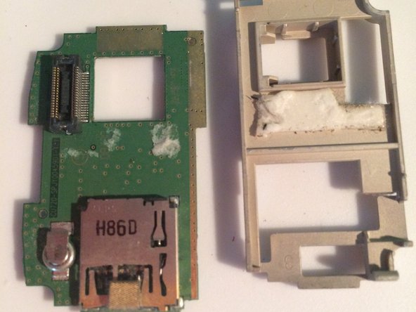 LG Shine Complete Disassembly., Camera Circuit Board: Schritt 7, Bild 3 von 3