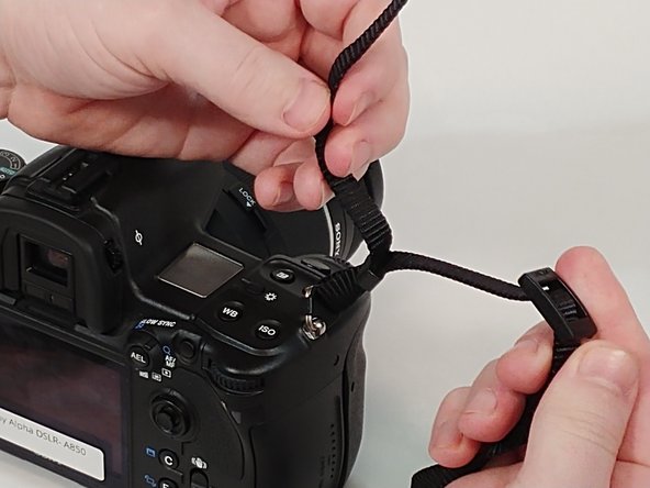 Sony Alpha DSLR- A850 Camera strap Replacement: crwdns2935265:04crwdnd2935265:02crwdnd2935265:02crwdne2935265:0