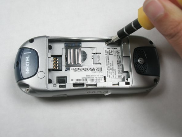 Disassembling Motorola i265 LCD Screen: crwdns2935265:05crwdnd2935265:02crwdnd2935265:02crwdne2935265:0