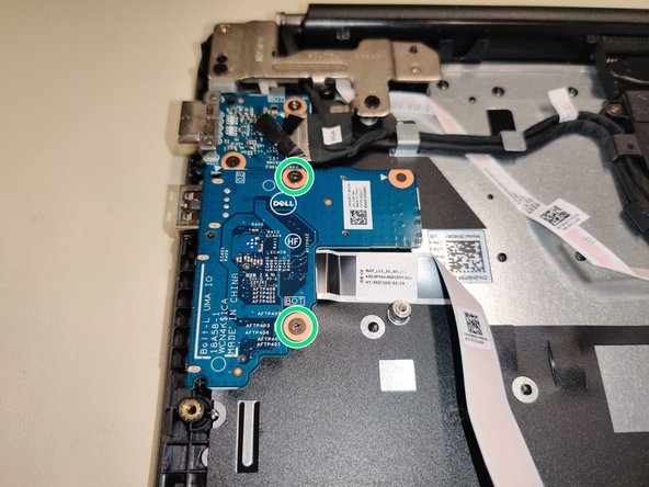 Dell latitude 3500 Teardown, Remove USB/SD Card Reader: crwdns2935265:05crwdnd2935265:02crwdnd2935265:03crwdne2935265:0