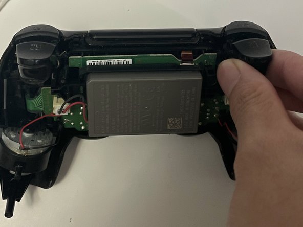 How to Clean The R2 and L2 Buttons on a Dualshock 4 CUH-ZCT2 Controller: crwdns2935265:06crwdnd2935265:02crwdnd2935265:03crwdne2935265:0