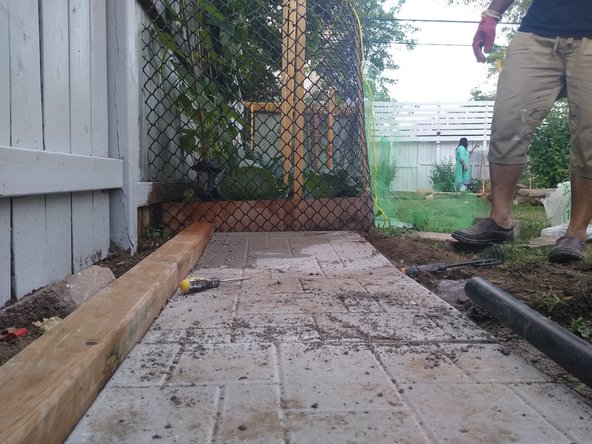 How to Repair A Garden Walkway With Concrete Slabs: 5 단계, 이미지 2개 중 2개