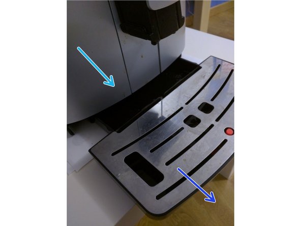 Saeco Intelia HD8752 LCD Display Panel Replacement, Removing left side casing: crwdns2935265:03crwdnd2935265:02crwdnd2935265:03crwdne2935265:0