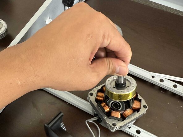 Lasko B20200 Rotor Replacement: 手順 6、 3の画像 3