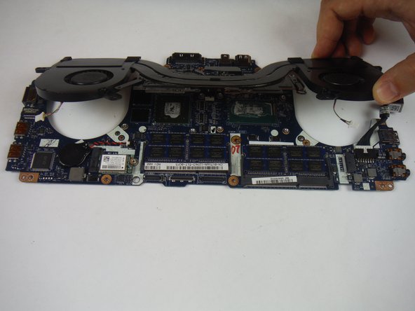 Dell Alienware 13 Heat-sink Assembly Replacement: crwdns2935265:026crwdnd2935265:02crwdnd2935265:02crwdne2935265:0