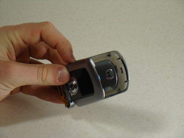 Motorola E815 interiorscreen replacement: crwdns2935265:08crwdnd2935265:02crwdnd2935265:02crwdne2935265:0