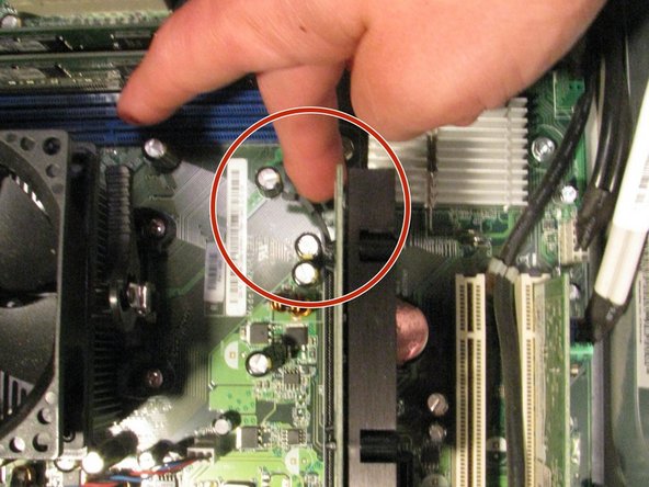 Dell Inspiron 531 Graphics Card Replacement, Removing the Graphics Card: crwdns2935265:06crwdnd2935265:02crwdnd2935265:02crwdne2935265:0