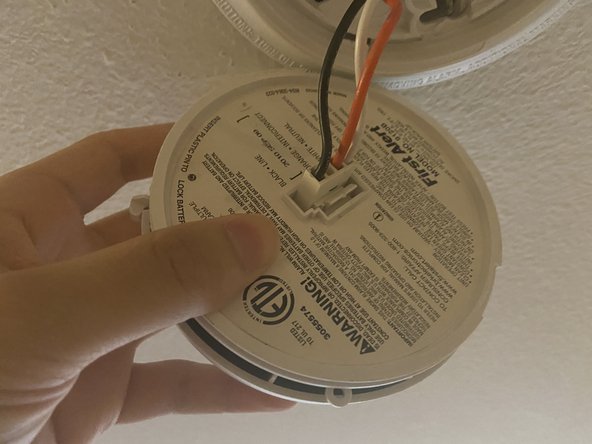 First Alert Smoke Alarm 9120B Battery Replacement: шаг 5, изображение 2 из 2