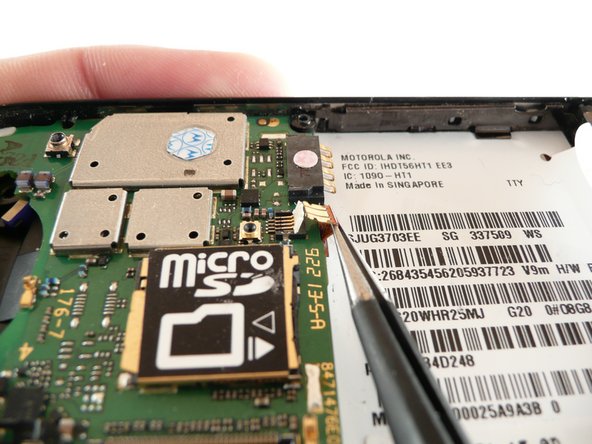 Motorola RAZR2 v9m Motherboard Replacement: crwdns2935265:014crwdnd2935265:03crwdnd2935265:03crwdne2935265:0