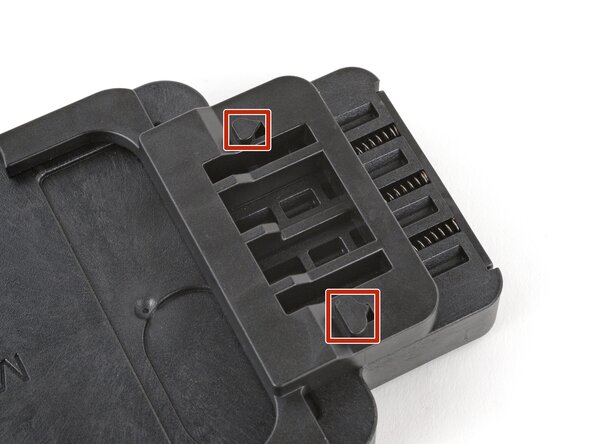 Motorola Razr+ Screen Protector Replacement, Alignment adapter information: 1 단계, 이미지 3개 중 2개