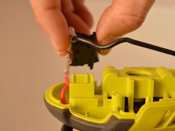 Ryobi RS290G Brush Assembly Replacement, Brush Assembly: crwdns2935265:05crwdnd2935265:02crwdnd2935265:02crwdne2935265:0