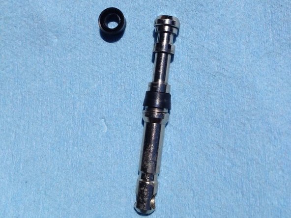 Repairing Mercedes W123 Door Lock Master Vacuum Switch: crwdns2935265:05crwdnd2935265:02crwdnd2935265:02crwdne2935265:0