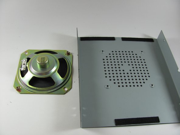 Cobra 29 LTD Classic Internal Speaker Replacement: crwdns2935265:018crwdnd2935265:02crwdnd2935265:02crwdne2935265:0