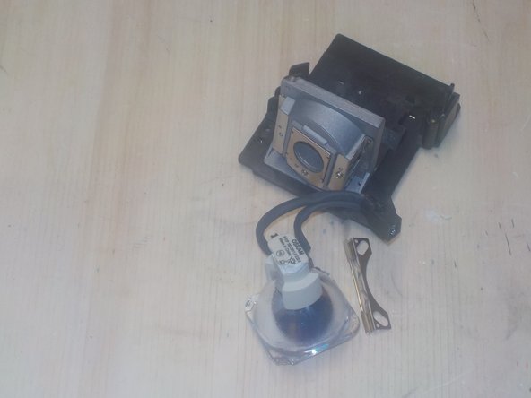 3M SCP176 DLP Projector Teardown, Lamp Teardown Part 2: crwdns2935265:03crwdnd2935265:02crwdnd2935265:03crwdne2935265:0