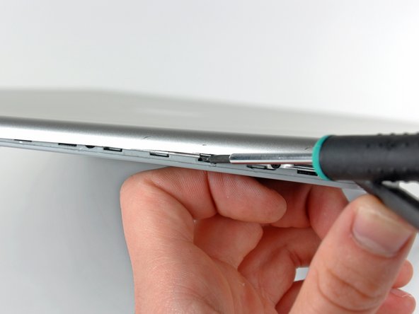 PowerBook G4 Aluminum 17" 1.67 GHz (High-Res) Clutch Hinges Replacement: crwdns2935265:038crwdnd2935265:02crwdnd2935265:03crwdne2935265:0