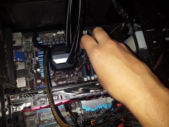 Gaming PC CPU Cooler Replacement, Placing new cooler: passo 5, immagine 2 di 3