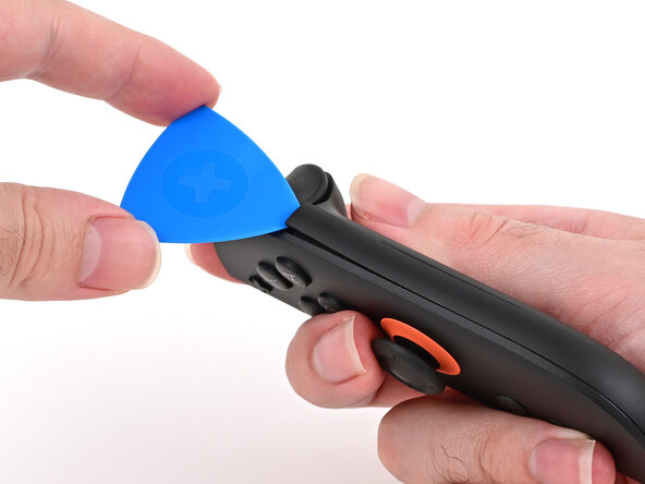 Joy-Con 2 (Right) Joystick Replacement, Insert an opening pick: crwdns2935265:02crwdnd2935265:02crwdnd2935265:03crwdne2935265:0