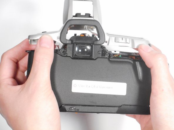 Minolta QTsi Maxxum Shutter Button Replacement: crwdns2935265:06crwdnd2935265:02crwdnd2935265:02crwdne2935265:0