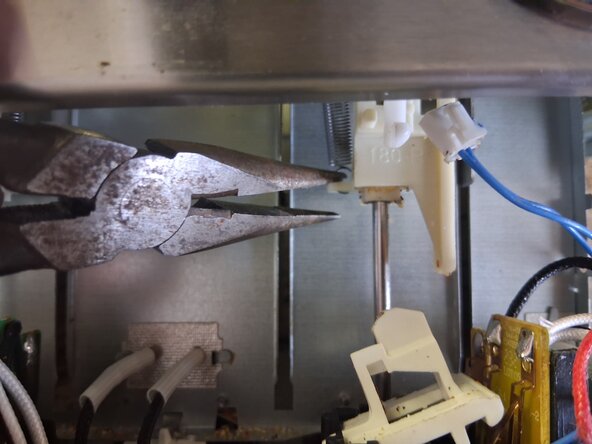 Cuisinart CPT-180 Toaster Lever Repair: step 6, image 2 of 3