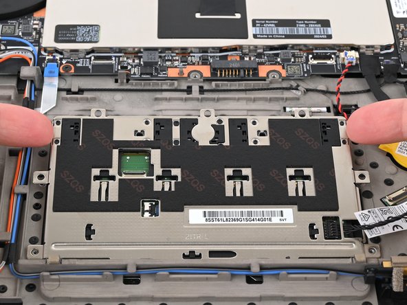 Lenovo ThinkPad T16 Gen 3 Trackpad Replacement, Lift the trackpad: stap 0, afbeelding 2 van 3