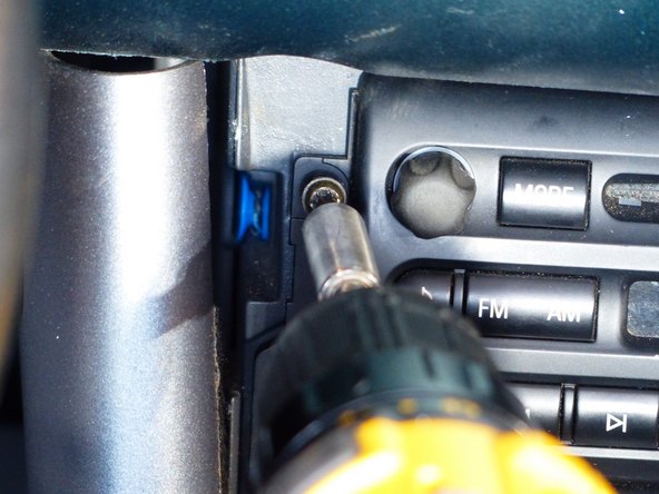 2001-2006 Mini Cooper Radio Replacement: crwdns2935265:05crwdnd2935265:03crwdnd2935265:03crwdne2935265:0