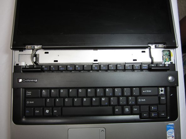 Gateway MA6 Laptop Display Assembly Replacement: crwdns2935265:012crwdnd2935265:03crwdnd2935265:03crwdne2935265:0